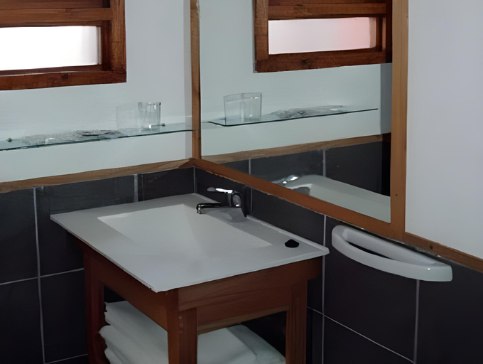 Bathroom 2, Mirando al Sur, Bariloche
