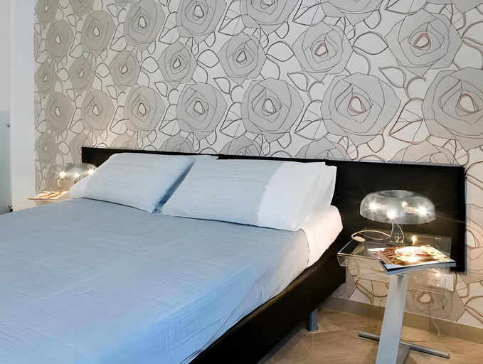 Others 5, Viasparano B&B, Bari