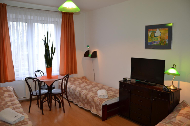 Bedroom 3, Hotel Monttis, Sucha