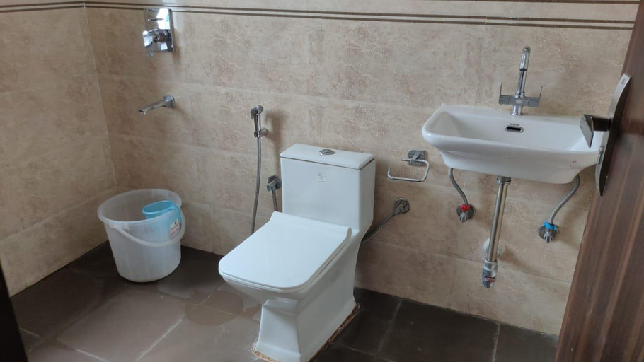 Bathroom, Hotel wedlock premium medenta, Karnal
