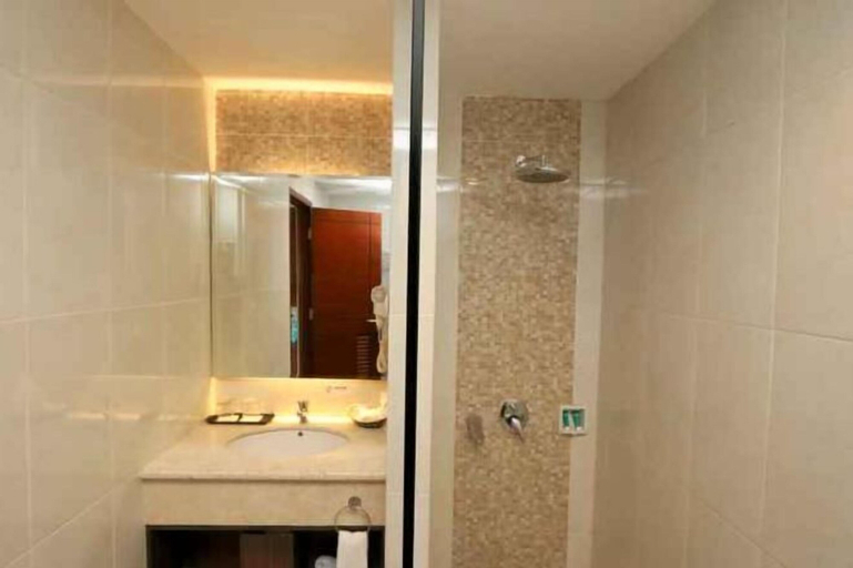 Bathroom 26
