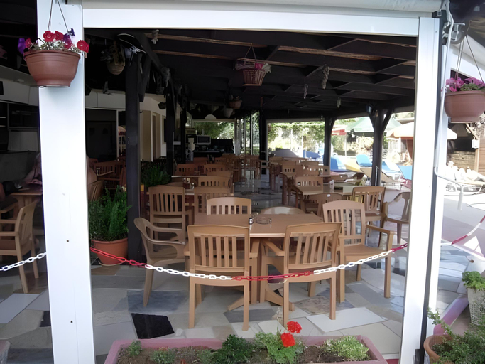 Food & Drinks 5, Sunquest Gardens Holiday Resort