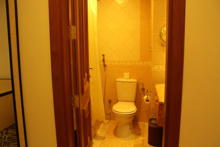 Bathroom 3, Zowar Alalami Hotel, Al Madinah Al Munawwarah