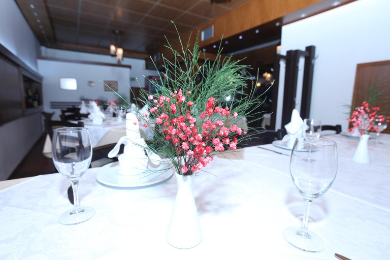Food & Drinks 4, Hotel Antipatrea, Beratit