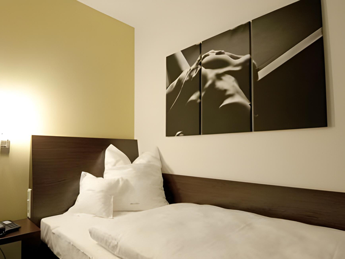 Bedroom 4, Altstadthotel Guesthouse die Galerie, Ingolstadt