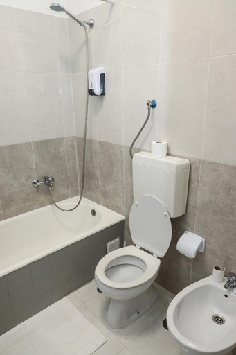 Bathroom 2, lisbon Home host, Lisbon