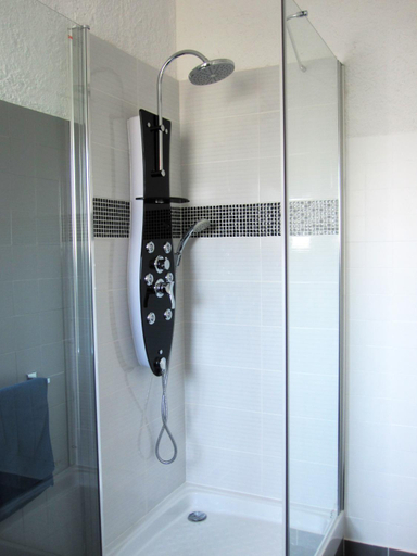 Bathroom 14