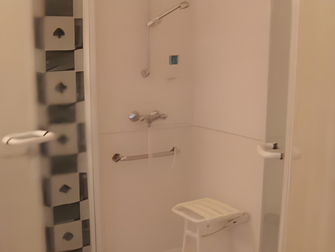 Bathroom 3, Rev'hotel, Dordogne