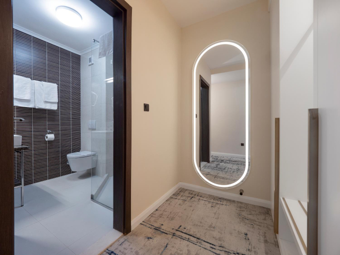 Bathroom 5, Hotel Tara
