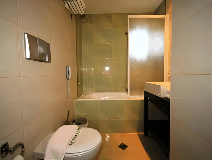 Bathroom, GLP Sivota Hotel, Epirus