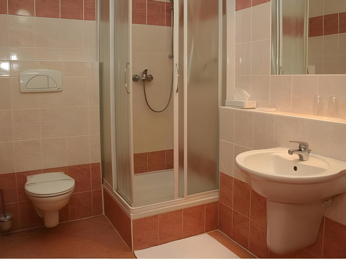 Bathroom 4, Hotel Ceska Koruna, Děčín