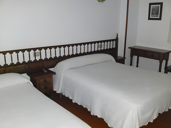 Others 2, Hostal Fisterra, Lugo