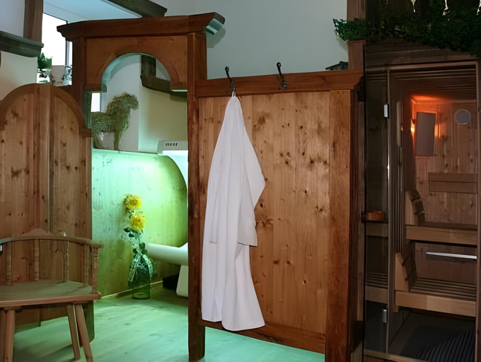 Bedroom 2, Hotel-Garni Schernthaner, Salzburg Umgebung