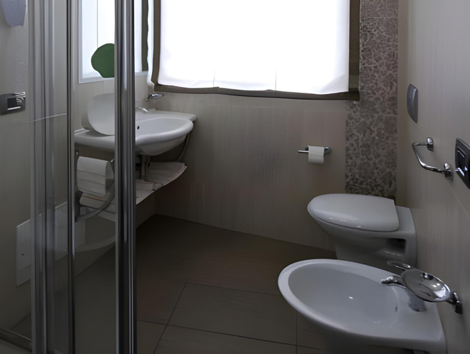 Bathroom 4, Olympus Resort, Teramo