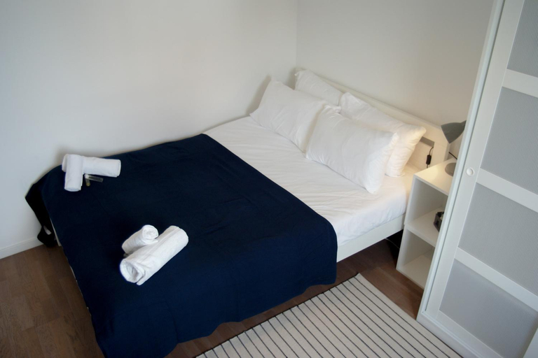 Bedroom 2, Villa Camilia - 2 rooms balcony garage in downtown Annecy, Haute-Savoie