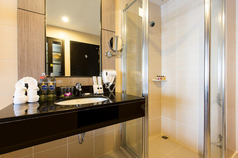 Bathroom 13