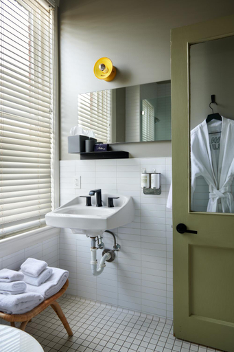 Bathroom 7