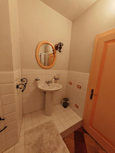 Bathroom 2, Montelupone Bed & Breakfast, Macerata