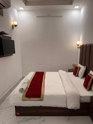 Bedroom 4, Embassy Hotel, Dehradun