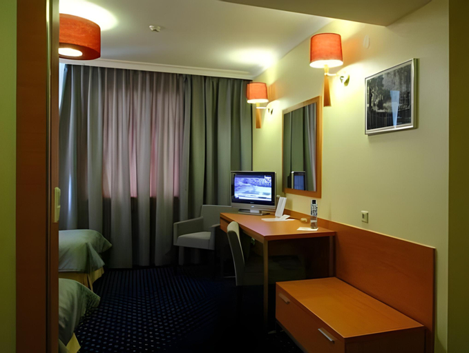 Others 4, Hotel Panorama, Żyrardów