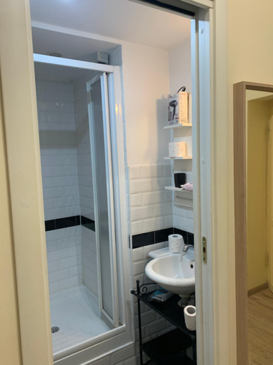 Bathroom 2, Guest House VATICAN MUSEUMS PARVA DOMUS, Roma