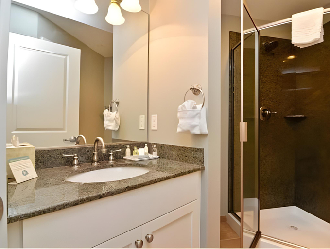 Bathroom 2, RIVERTIDE SUITES, Clatsop