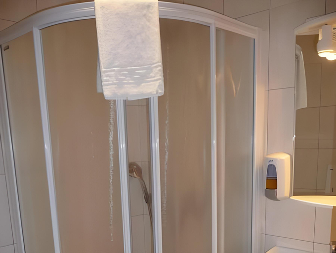 Bathroom 2, La Godiniere, Maine-et-Loire