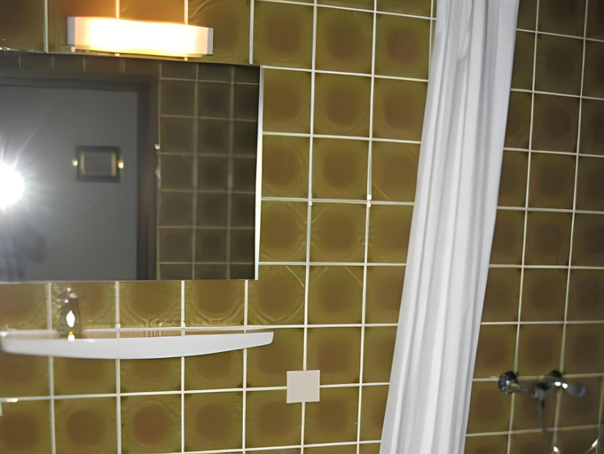 Bathroom 3, Hotel Zur Suhle, Rhein-Lahn-Kreis