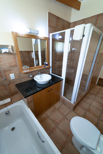 Bathroom 5, Gooderson Monks Cowl Golf Resort, Uthukela