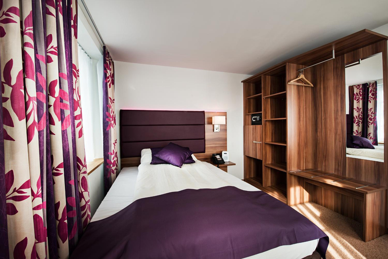 Bedroom 8