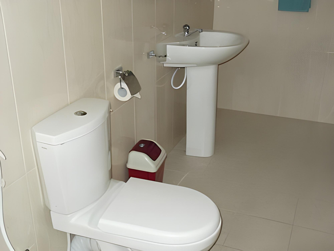 Bathroom 4, red letter hotel, Pathadumbara