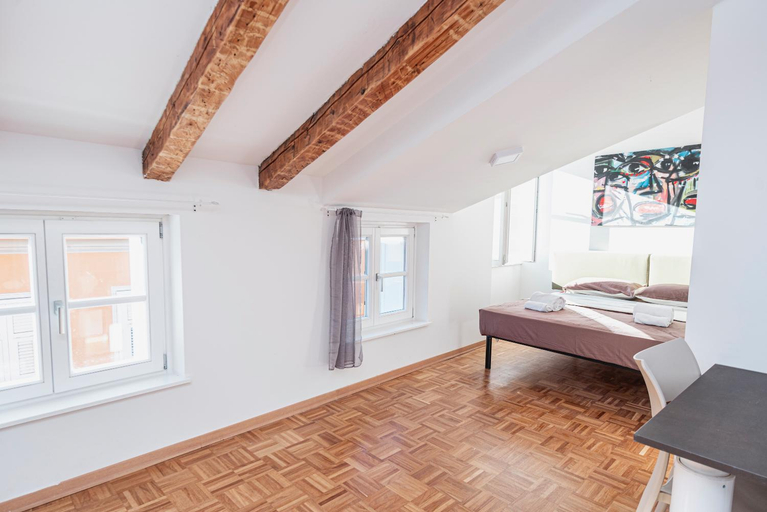 Others 4, Hurban Apartments Venezian, Trieste