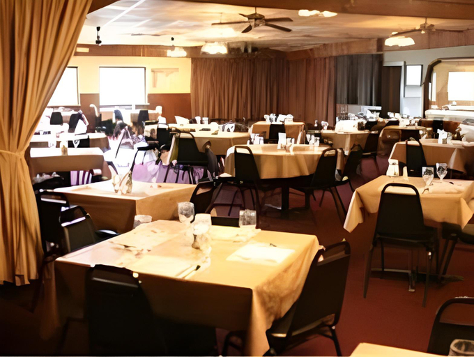Restaurant 5, The Otter Lodge, Otter Tail