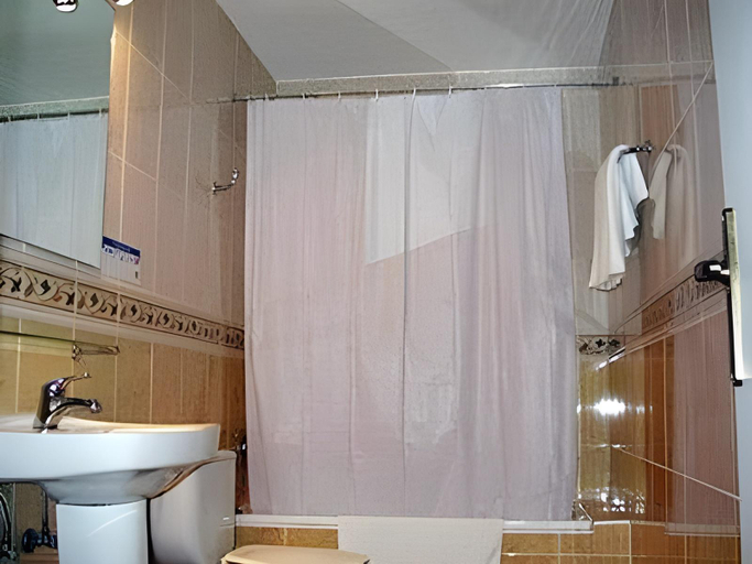 Bathroom 4, El Ciervo, Granada