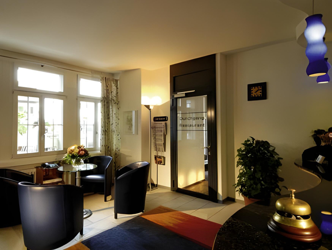 Public Area 3, Hotel Lowen am See, Zug