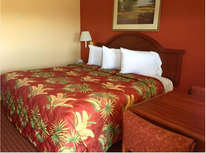 Bedroom 5, DeQueen Courtyard Inn, Sevier
