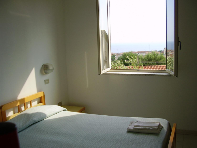 Bedroom 2, Albergo Marla, Salerno