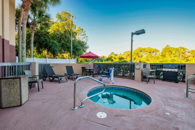 Sport & Beauty 5, Red Roof PLUS+ Palm Coast, Flagler