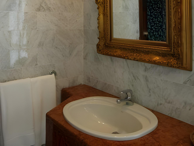 Bathroom 5, Villa Castelletto, Asti
