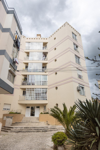 Spacious Beach Flat in Costa Caparica by Soulplaces, Almada
