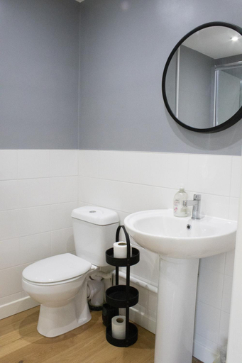Bathroom 3, The Live and Let Live, Cambridgeshire