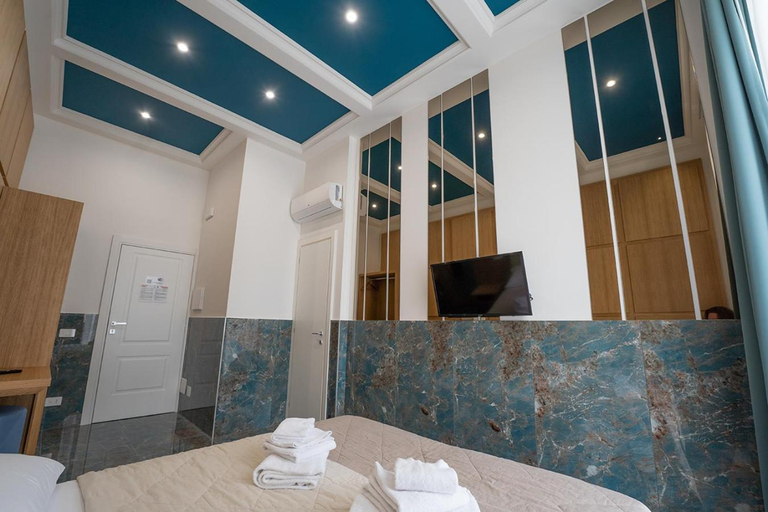Bathroom 4, P.c. Boutique Medina H., Napoli