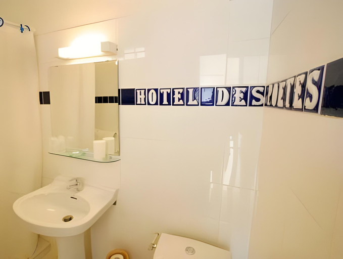 Bathroom 3, Hotel Des Poetes avec parking sur reservation, Hérault
