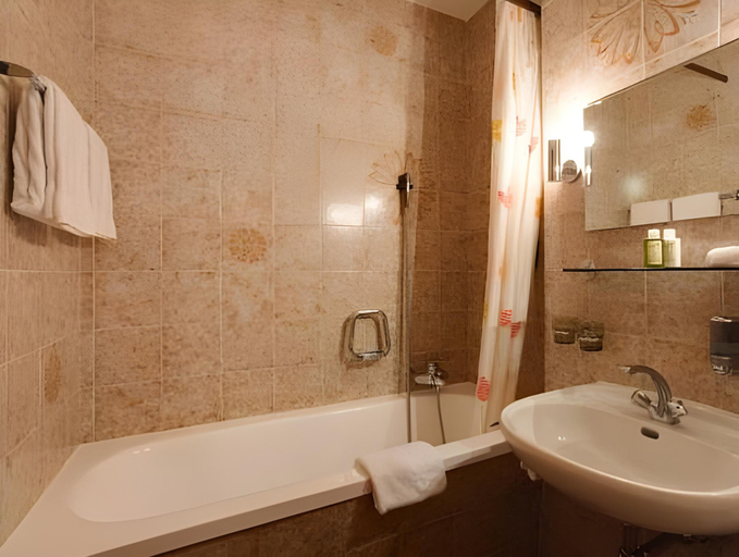 Bathroom 3, Hotel Rotonda, Locarno