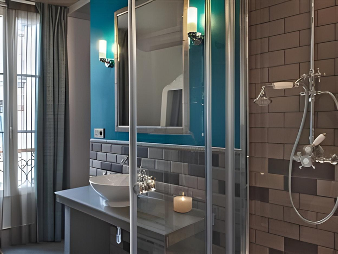 Bathroom 3, Le Robinet d'Or, Paris