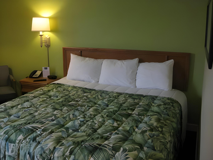 Bedroom 2, Ocean Sands Beach Boutique Inn - Stay By the Beach, Dare