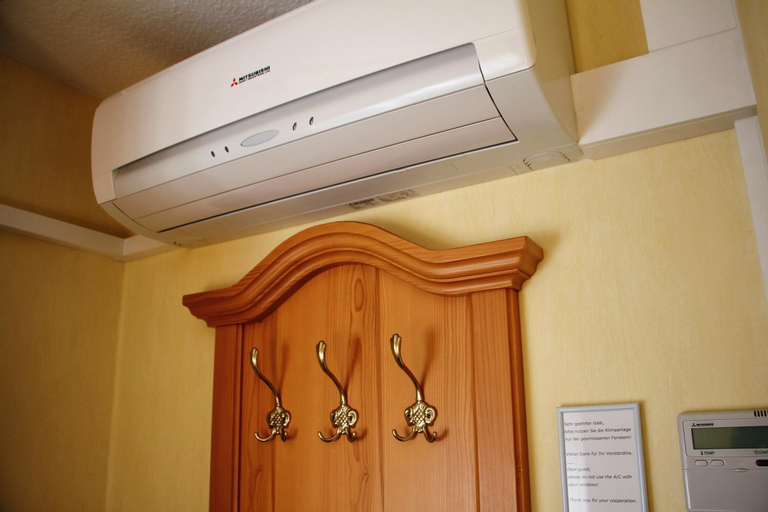Others 5, Hotel Odenwaldblick, Offenbach