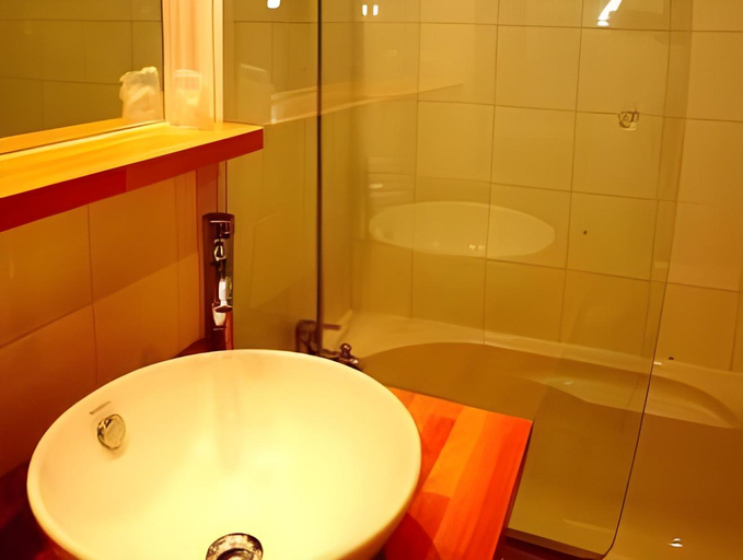 Bathroom 4, Hôtel Saint Jean, Pas-de-Calais