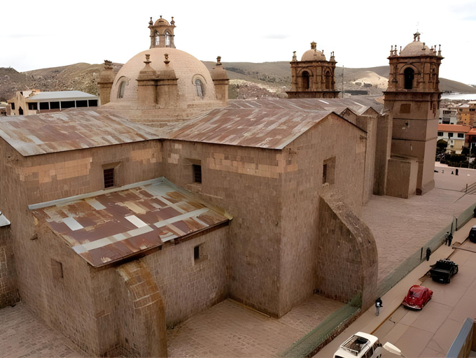 Exterior & Views
