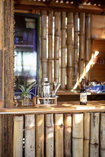 Bar/lounge, Pora Chacahua, Dist. Juquila